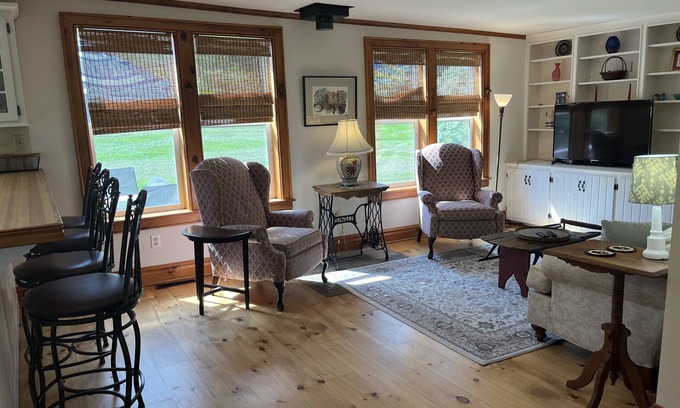 Oneonta House | Pindar's Pond - Private Pond ~ fenced in yard!