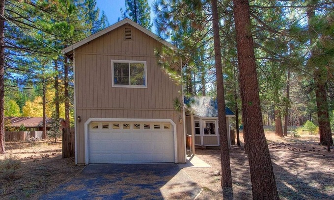 Pioneer Trail House | Pine Haven 3 Bedroom Home by RedAwning