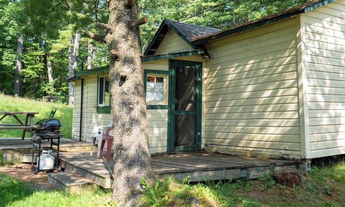 Gravenhurst Cottage | Pine Lake: 1-Bedroom Cottage #1 "White Pine"