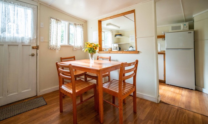 Gravenhurst Cottage | Pine Lake: 2-Bedroom Cottage #5 "Lodgepole Pine"