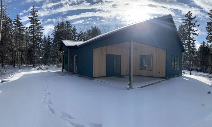 Southwest Harbor House | Pine Lodge: 2-bedroom vacation home minutes to Acadia National Park