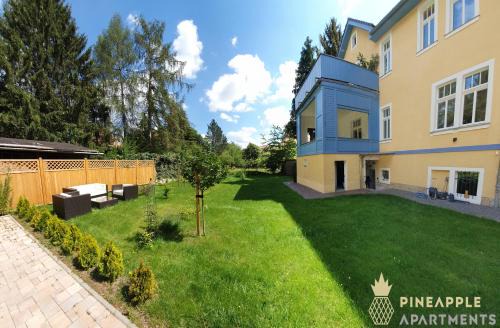 Buhlau/Weier Hirsch Apartment | Pineapple Apartments Dresdner Heide mit Garten