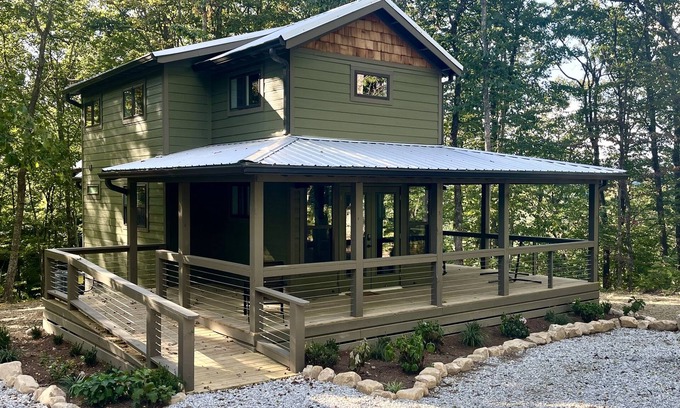 Monteagle Cabin | Piney House at The Retreat at Sunset Bluff