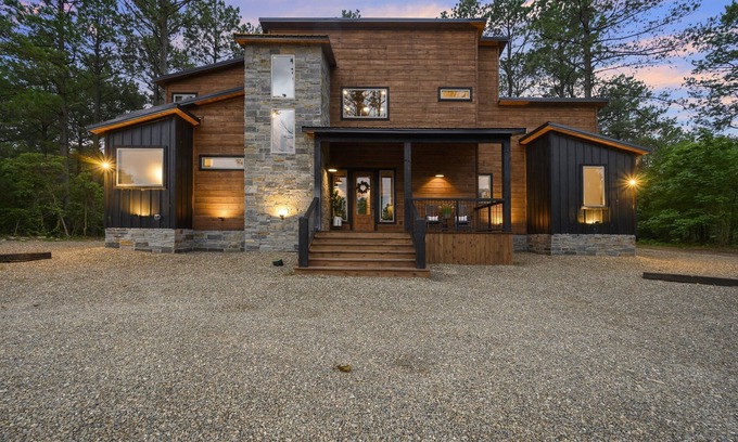 Pickens Cabin | Pining Away Cabin; 3 King BRs, 6 bunks, playset, firepit, spa, arcade, smart tvs