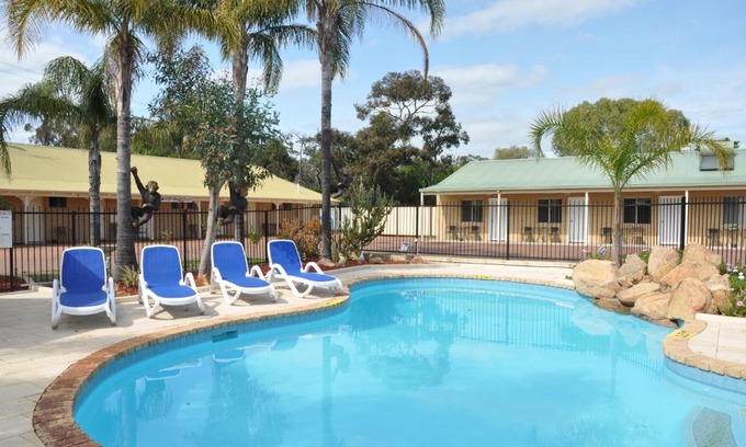 Pinjarra Hotel | Pinjarra Resort