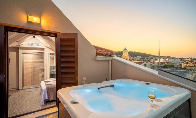 Kefalonia Hotel | Pink Panther Maisonette Suite