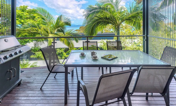 Hamilton Island Apartment | Pinnacle 6, Seaview Apartment on Hamilton Island