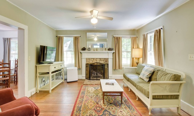 Rocky Bottom Cottage | Pinnacle Mountain Falls: Sunset Cottage w/Deck