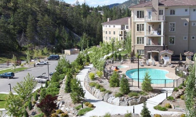 Quail Ridge Condo | Pinnacle Pointe Resort # 1405- 1Bedroom + Den -1Bath - 90 Day Min -