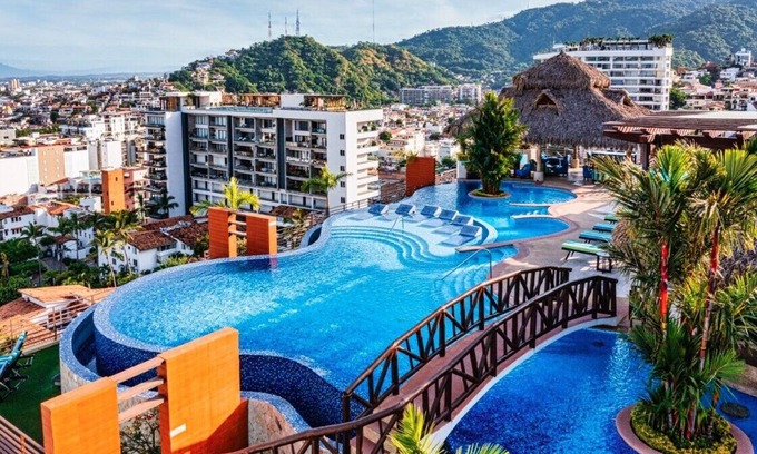 Romantic Zone Apartment | Pinnacle Resorts 220
