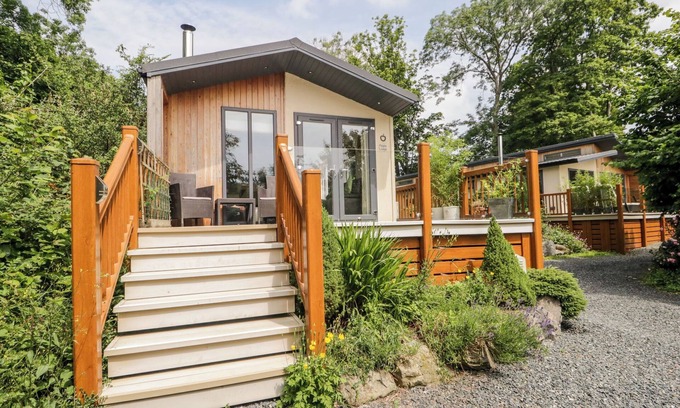 Allithwaite Cottage | PIPPIN LODGE, pet friendly, with open fire in Cartmel