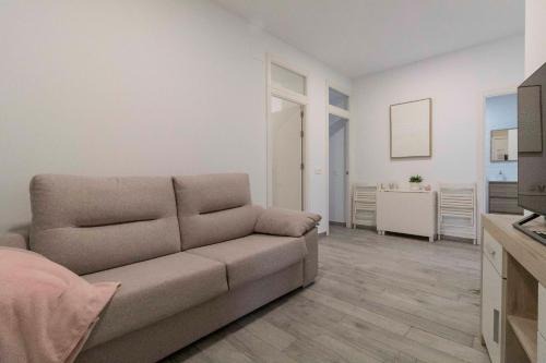 San Carlos-Tartessos Apartment | Piso Reformado next to Santa Justa y Aeropuerto