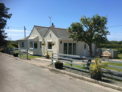 Ty Croes House | Plas Lodge
