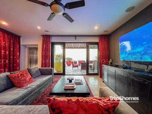 La Paz Apartment | Playa de La Paz 1 Br Luxury Condo & access to Beach Club