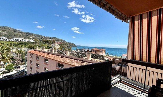 Velilla-Taramay Apartment | Playa, parque y terraza en Almuñecar
