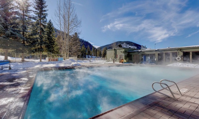 Lakeside Village Apartment | Plaza #1409