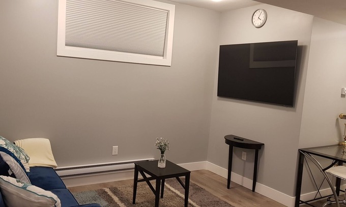 Saskatoon Apartment | Pleasant 1 Bedroom Private Suite in the Meadows