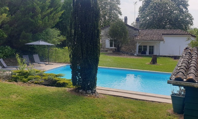 Parranquet Bed & Breakfast | Pleasant bed and breakfast "Maddy" at Clos de Parranquet.