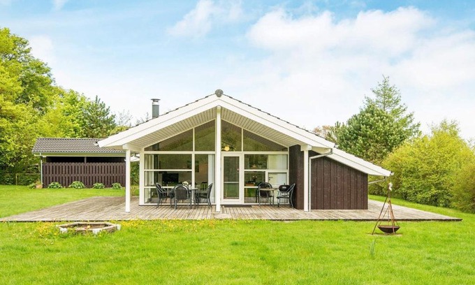 Fjellerup House | Pleasant Holiday Home in Glesborg with Sauna