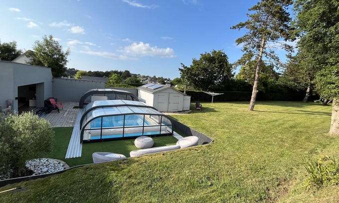 Locquirec House | pleasant house for 6 with heated swimming pool