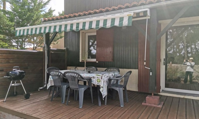 Lacanau-Ocean Cabin | Pleasant semi-detached pavilion type 3 located in the pine forest with communal swimming pool