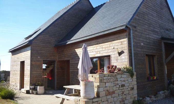 Plouarzel House | Pleasant Wood House with garden 500 meters from the Sea of Iroise