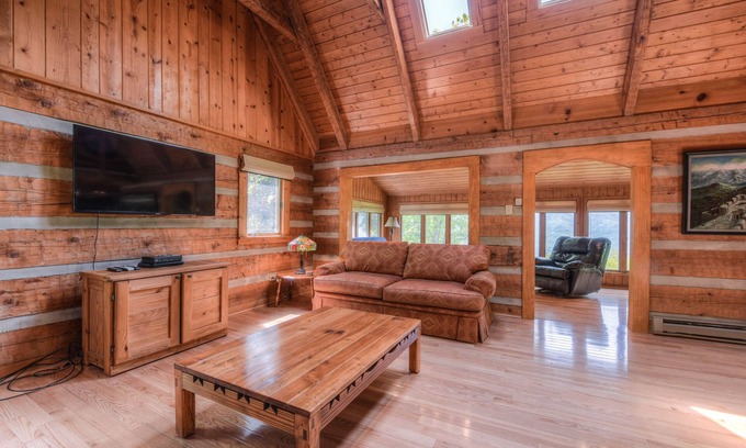 Waynesville Cabin | Plott Mountain Home-Amazing views @ 4,100 feet!
