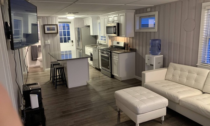 Hampton Cottage | Plum Place - Dog Friendly, Steps from the beach