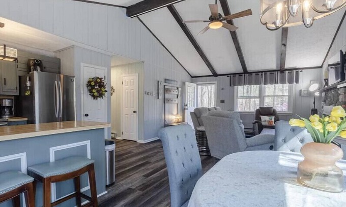 Gouldsboro Cabin | Pocono Cabin Big Bass Lake Resort Ski, Indoor Pool