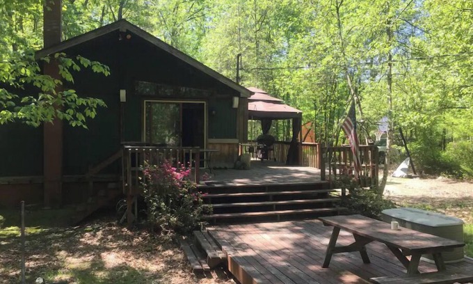 Kresgeville Cabin | Pohopoco Place Mountain Getaway (longer stay only)