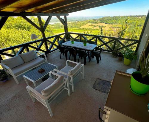 Sremski Karlovci House | Pokito House on the Hill