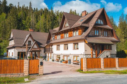 Male Ciche House | Pokoje Gościnne Karolina