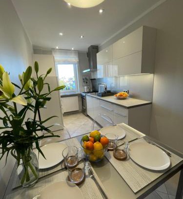 Redlowo House | POKOJE i APARTAMENTY LIMONKA do plaży 900m STOCZNIOWCÓW 13
