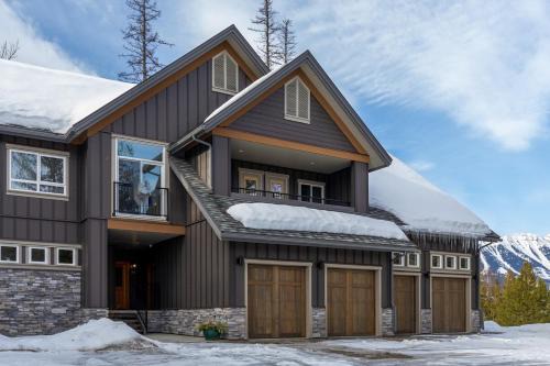 East Kootenay Apartment | Polar Peak by Fernie Central Reservations