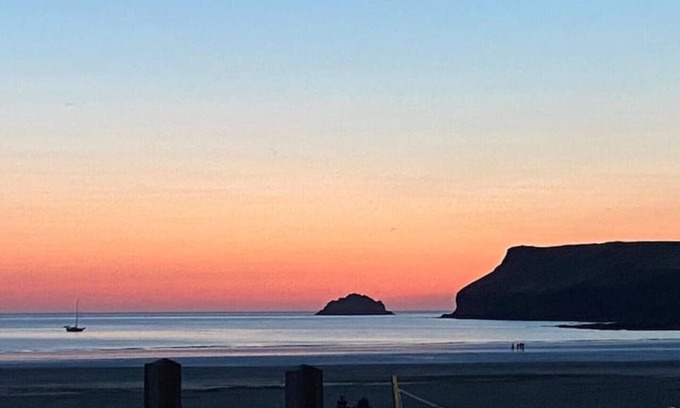 Polzeath Cottage | Polzeath 2 Bedroom Renovated Cottage by Beach