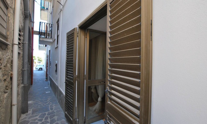 Canneto Apartment | Pomice Studio