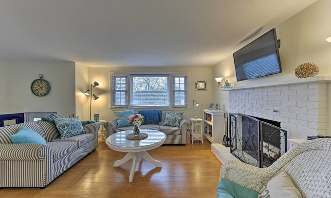 East Wareham House | Pond Access & Private Dock: East Wareham Home
