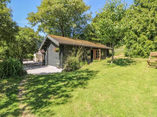 Mabe House | Pond Cabin