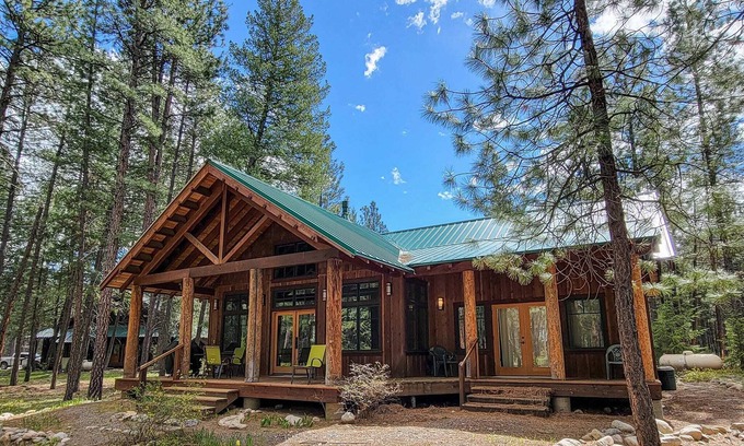 Mazama Cabin | Ponderosa Cabin Summa
