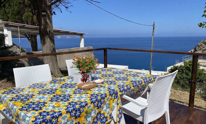 Le Forna Apartment | Ponzamania Bellavista Apartment