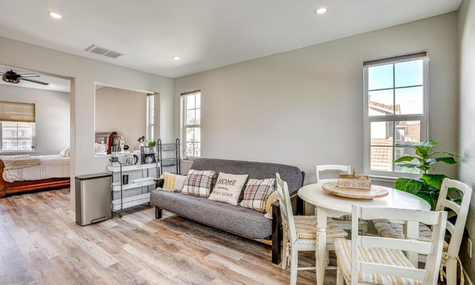 Brentwood Apartment | Pool and Hot Tub Access Extended Stay in Brentwood!