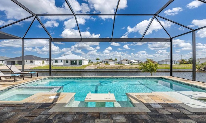 Burnt Store House | Pool and Spa, Canal Views, Sleeps 12! - Salted Air Villa