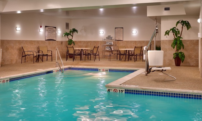 Omaha Apartment | Pool. Gym. Near the Children’s Hospital!