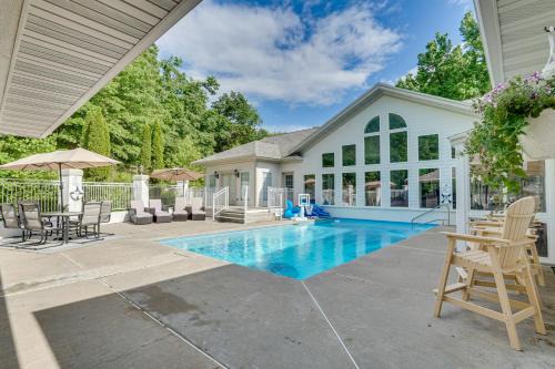 Camdenton House | Pool, Hot Tub and Pickleball Court Lake Ozarks Home