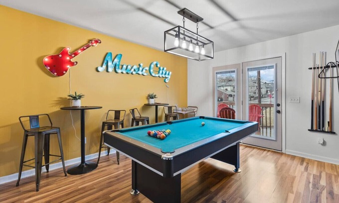 Hope Gardens House | Pool Table, WALK to Downtown, Bars + Farmers Market