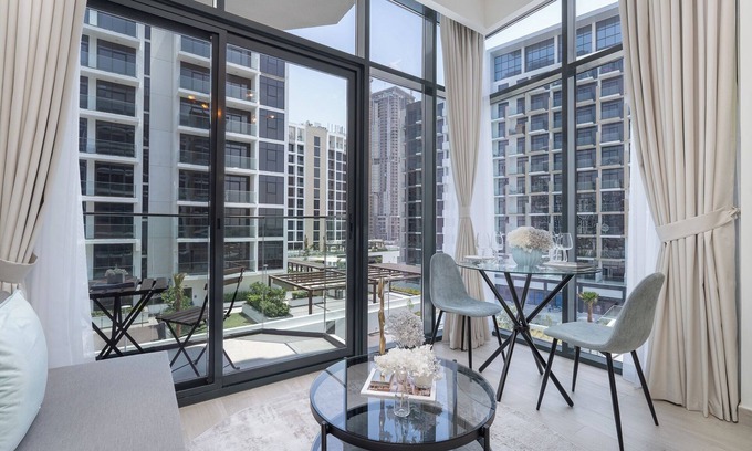 Nad Al Sheba Apartment | Pool View 2 adults 2 kids Brand New Czec