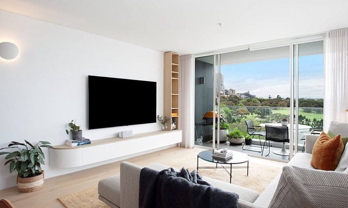 Woolloomooloo Apartment | Poolside Glamour Woolloomooloo IH