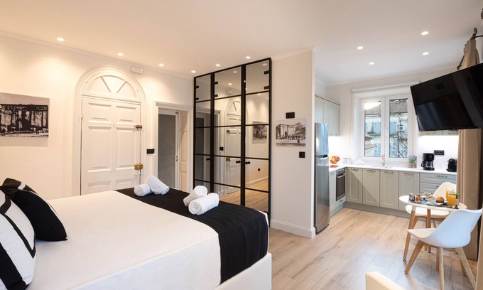 Old Town Apartment | Porta Reale Suite by CorfuEscapes