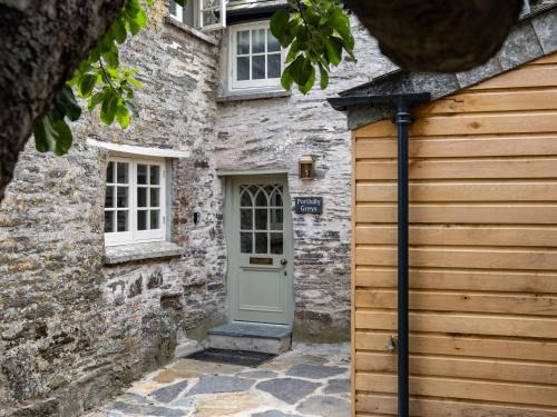 Rock House | Porthilly Greys