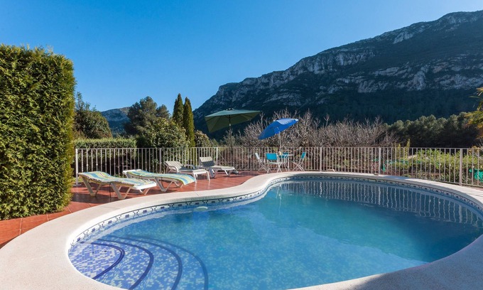 Barig Villa | PORTILET - Great villa with private pool amidst the mountains.
